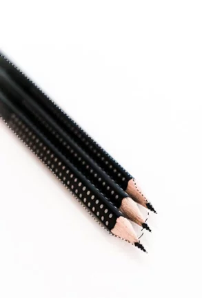 Screenshot using object selection tool on pencils