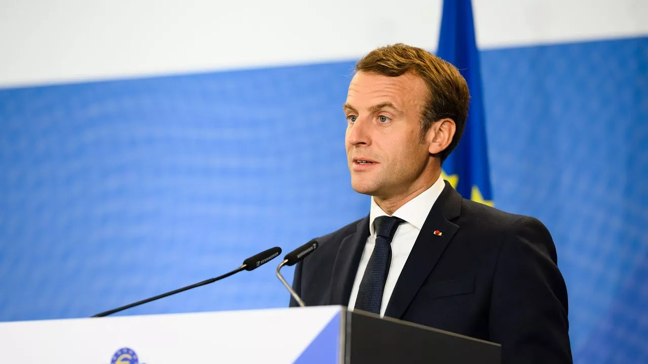 Emmanuel Macron giving speech